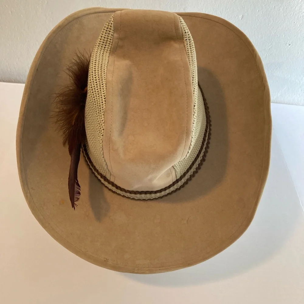 Men’s medium suede hat